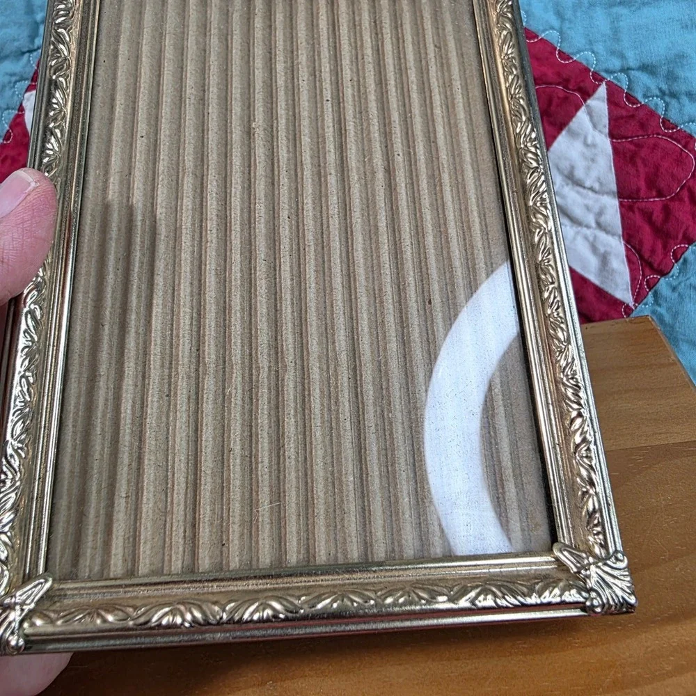 Vintage Brass Tone Metal Photo Frame 5x7 Ornate Embossed Tabletop Easel Back